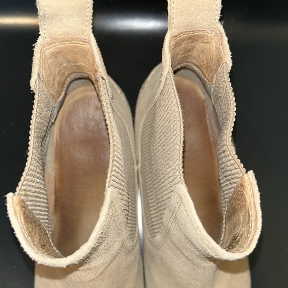 Ugg Suede booties - Picture 4 of 6
